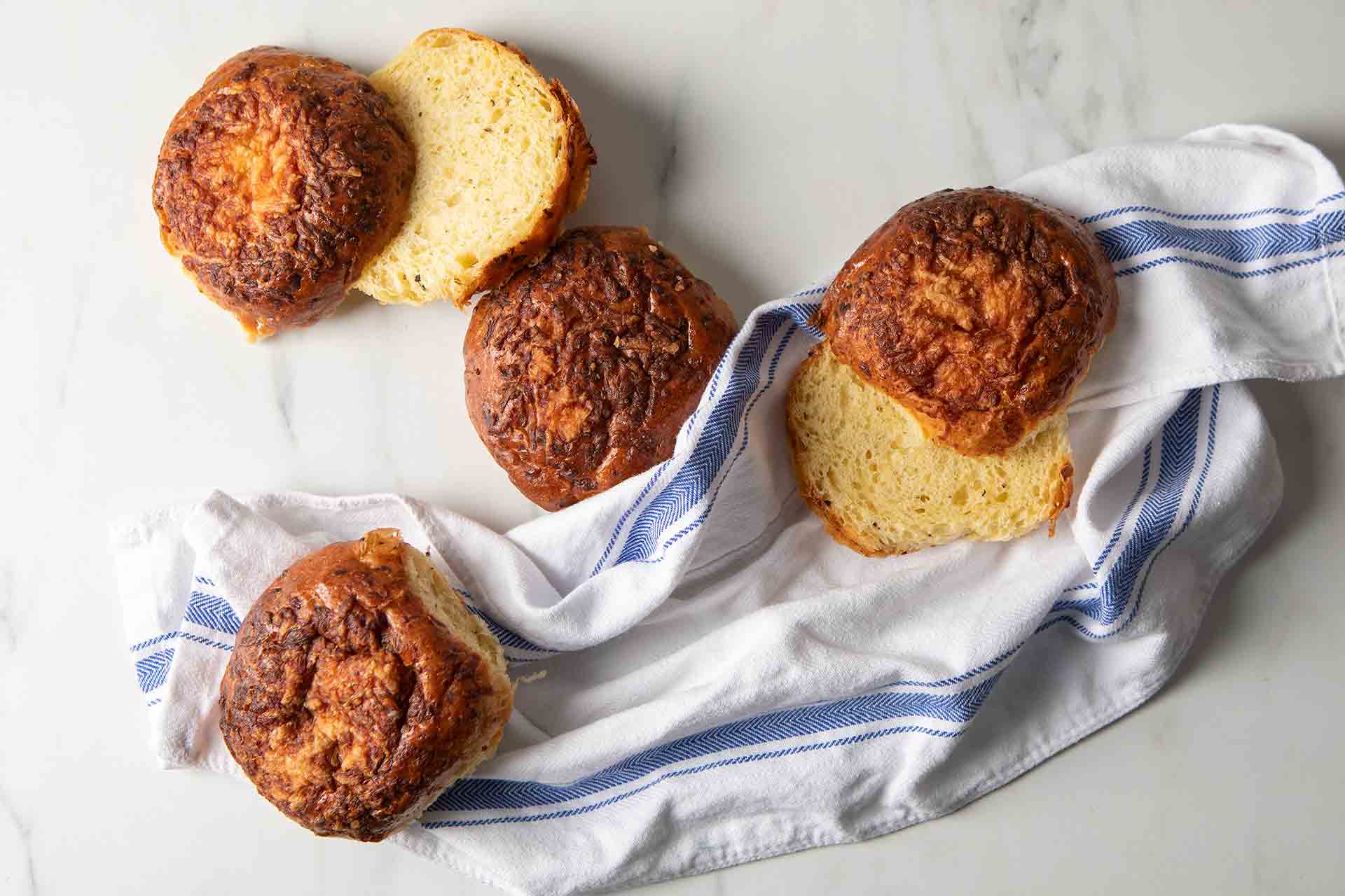 Asiago Black Pepper Buns